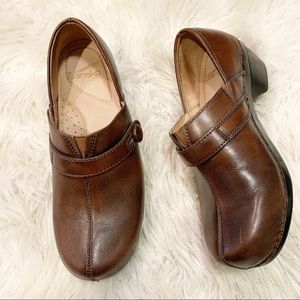 dansko slip resistant women's shoes